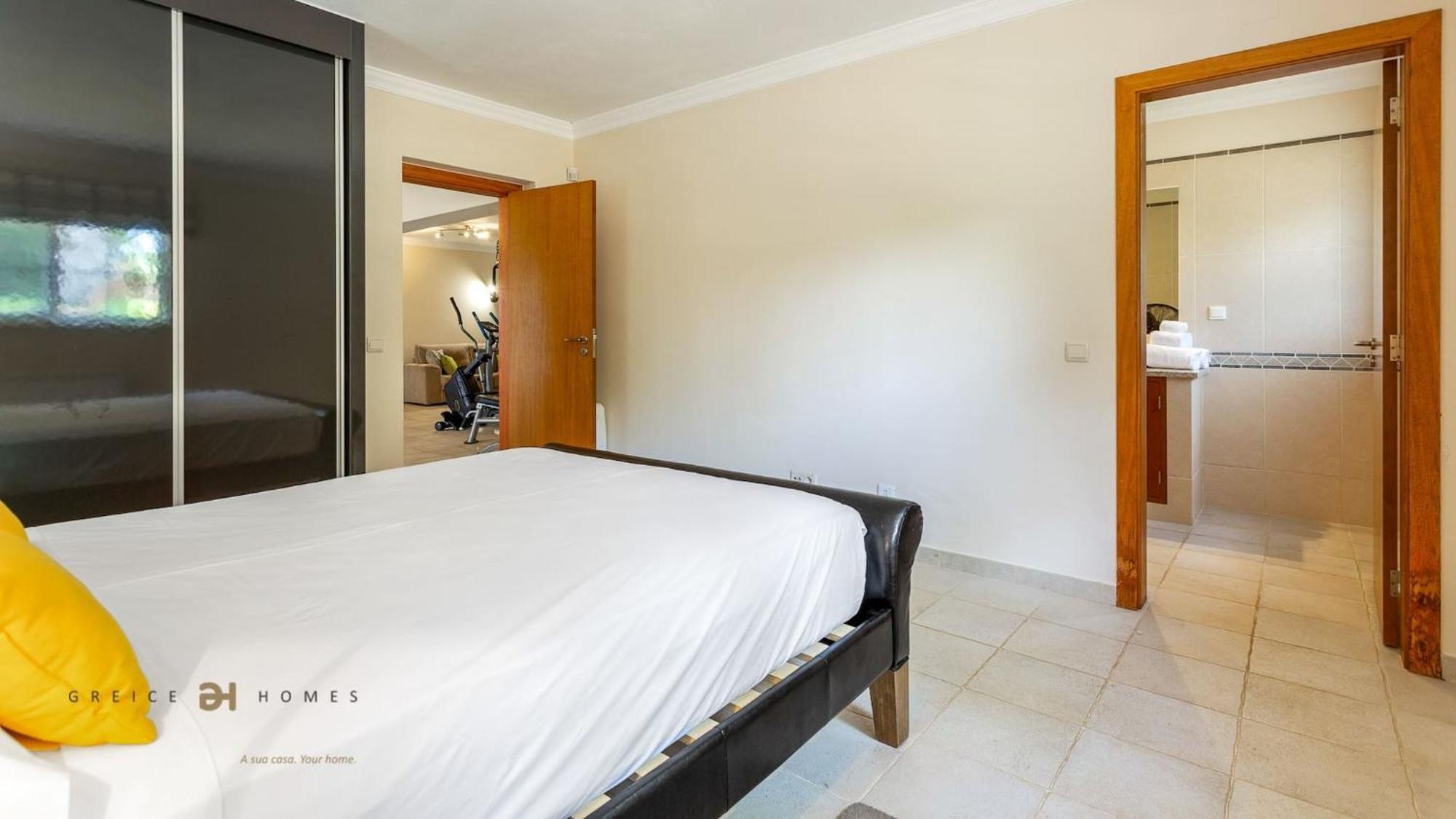 Luxuosa Moradia V5 Em Quarteira - Greice Homes Eksteriør bilde