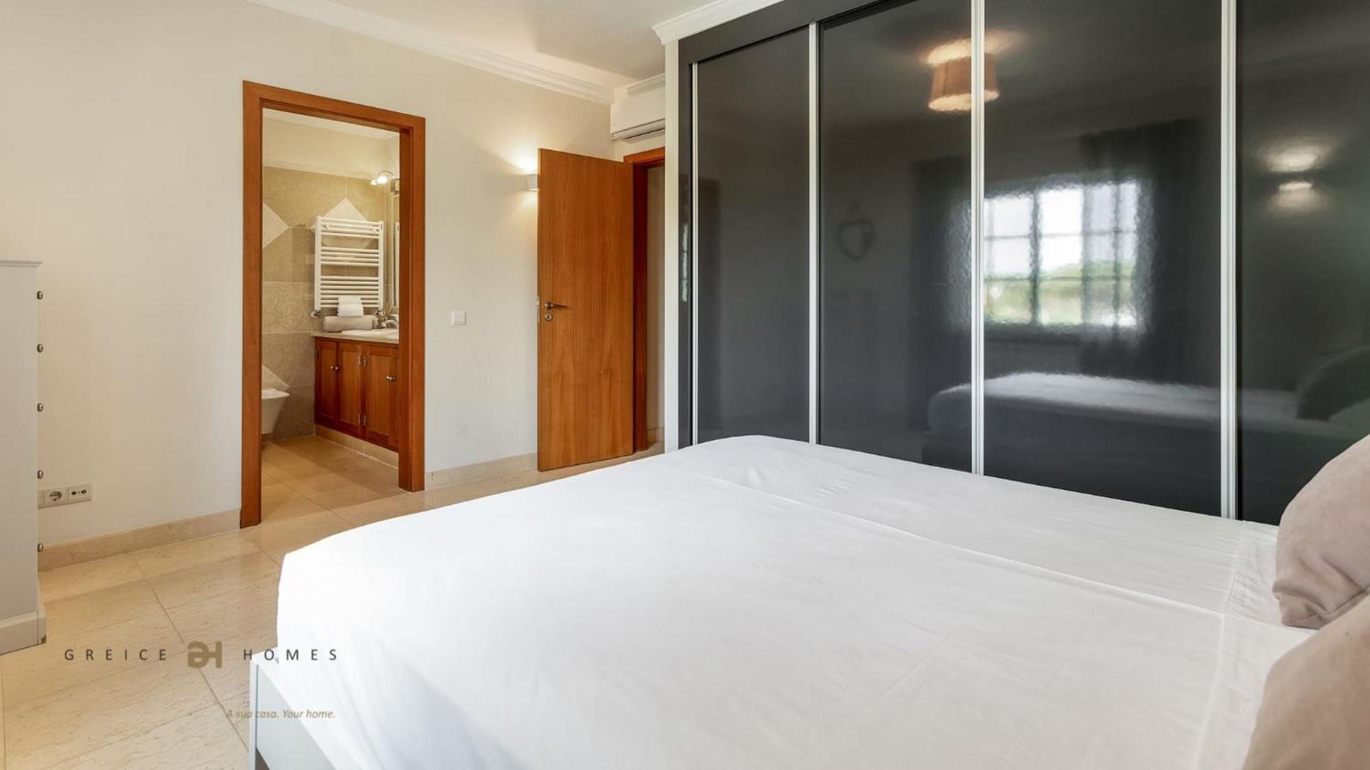 Luxuosa Moradia V5 Em Quarteira - Greice Homes Eksteriør bilde