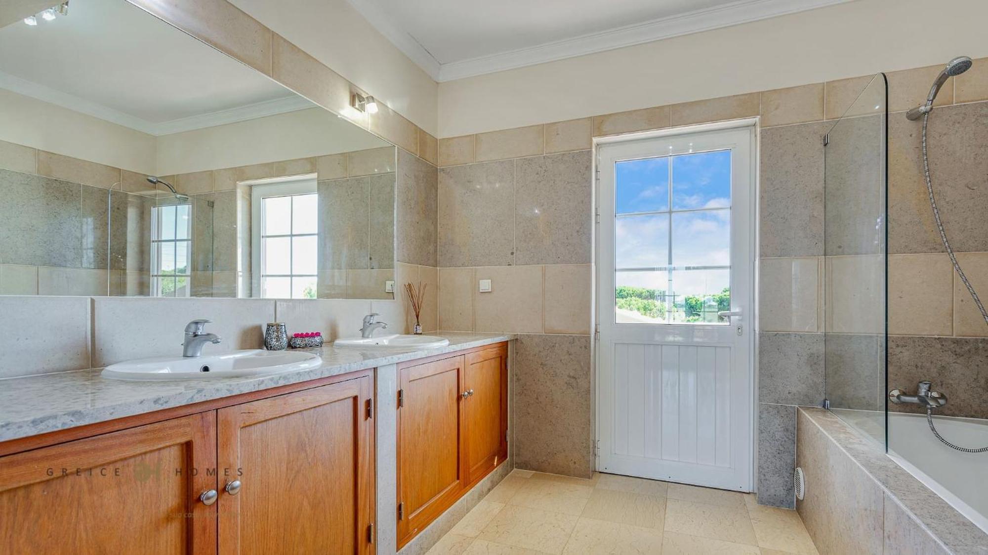 Luxuosa Moradia V5 Em Quarteira - Greice Homes Eksteriør bilde