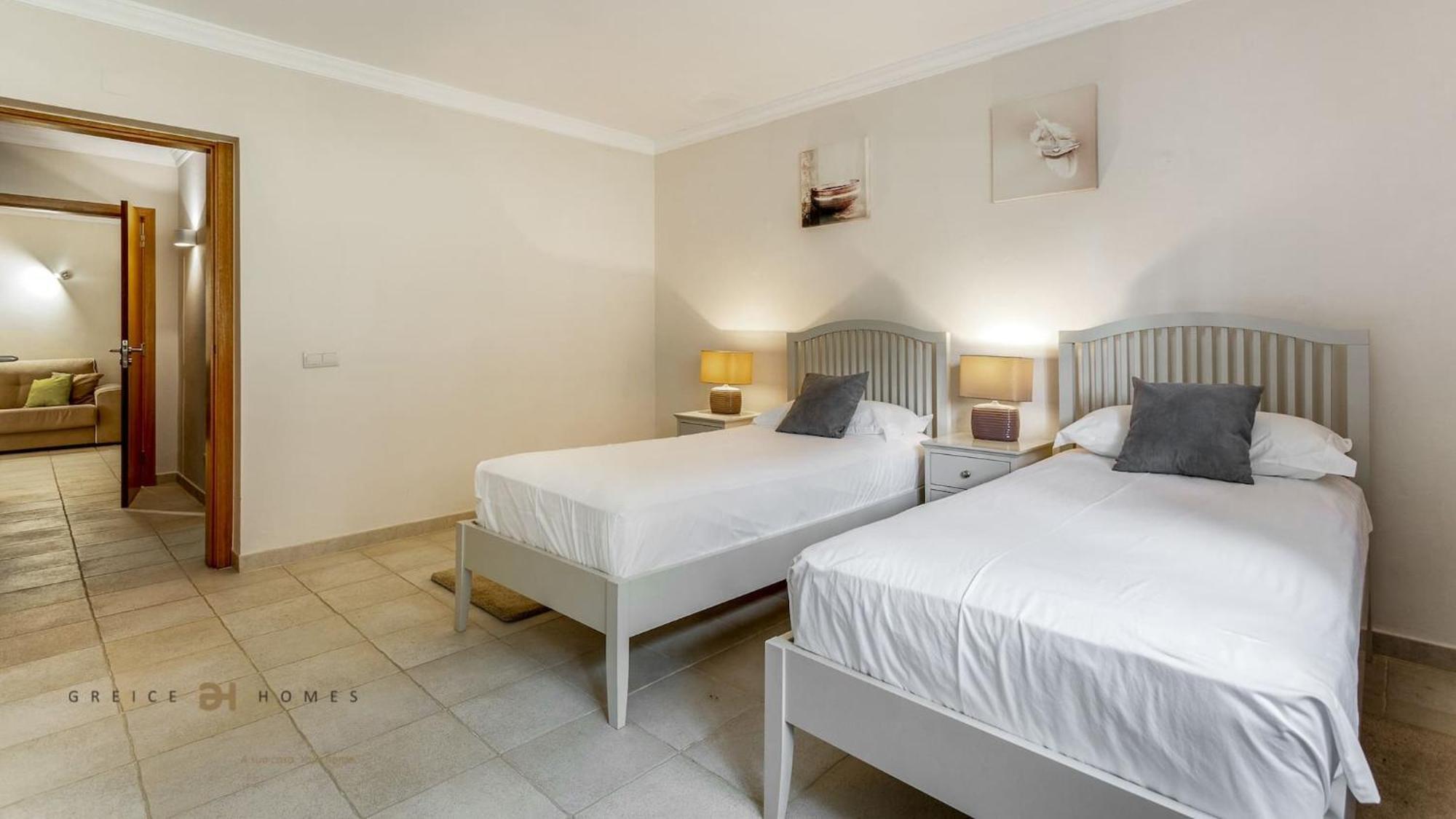 Luxuosa Moradia V5 Em Quarteira - Greice Homes Eksteriør bilde
